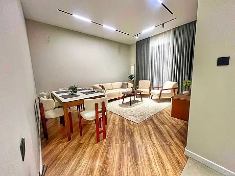 Satılır 5 otaqlı həyət evi 210 m²