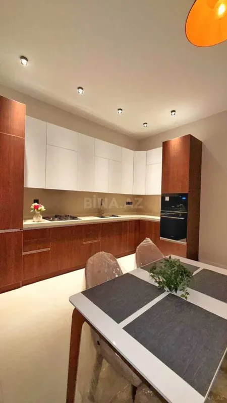 Satılır 5 otaqlı həyət evi 210 m²