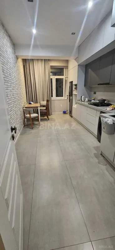 Satılır 3 otaqlı mənzil 160 m²