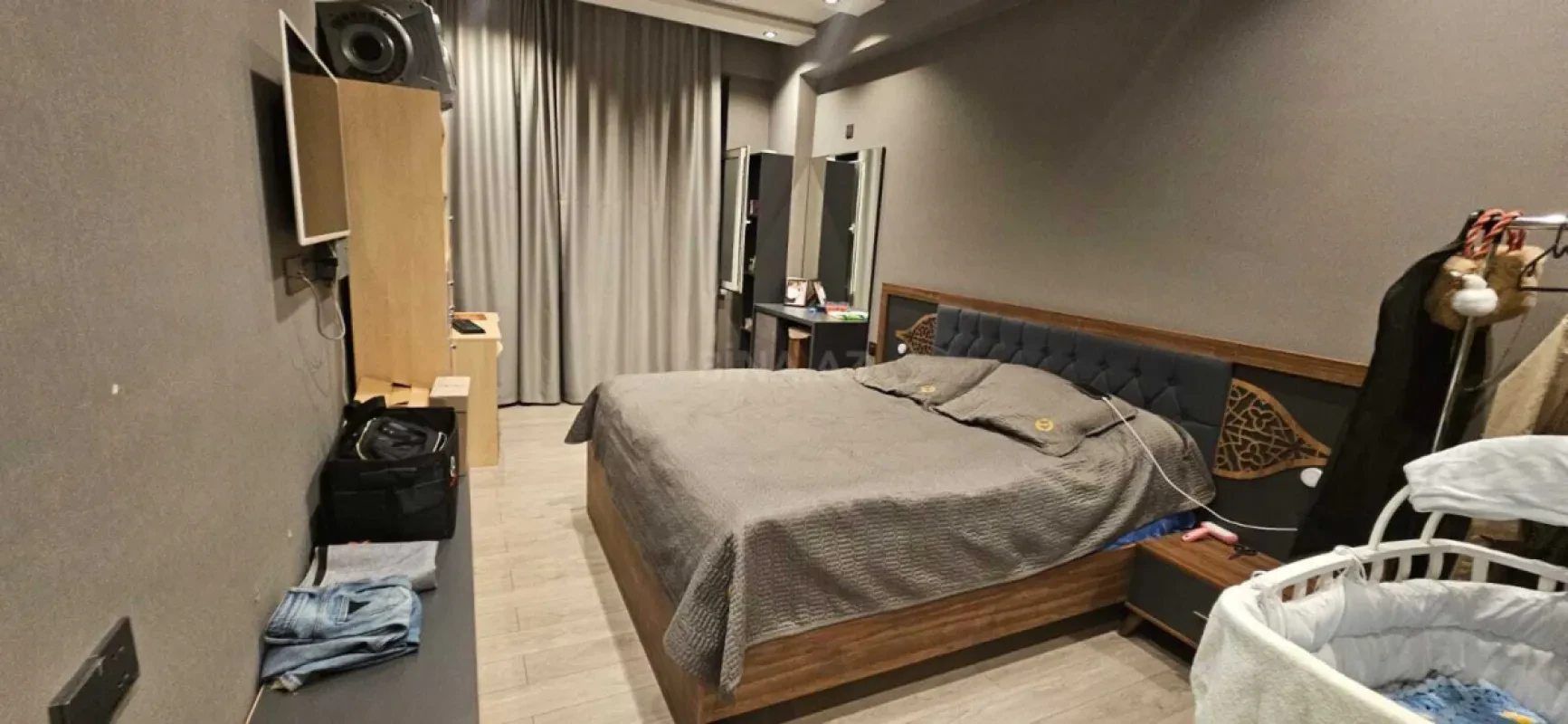 Satılır 3 otaqlı mənzil 160 m²