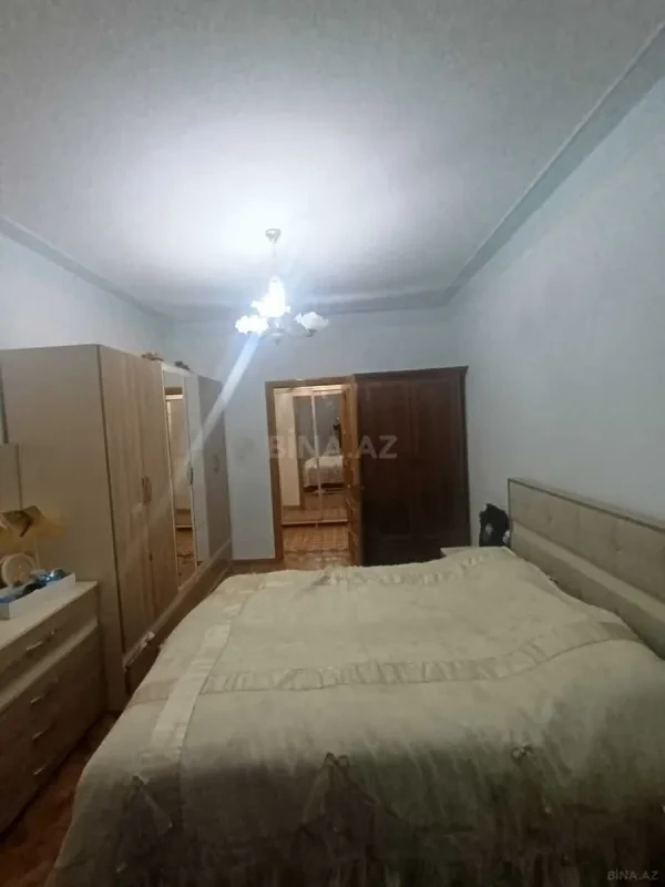 Satılır 4 otaqlı mənzil 105 m²