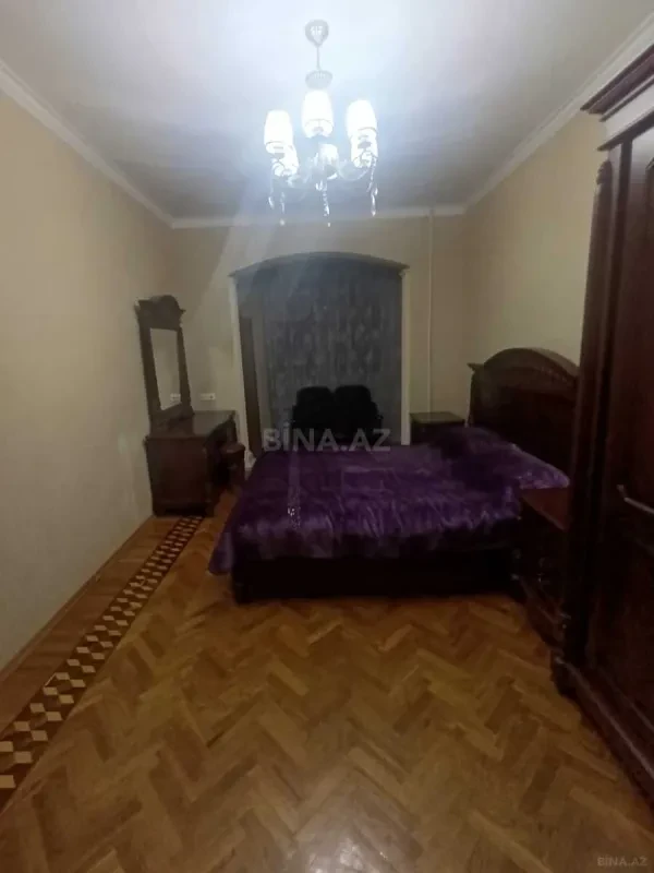 Satılır 4 otaqlı mənzil 105 m²