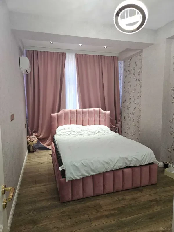 Kirayə verilir 4 otaqlı mənzil 110 m²