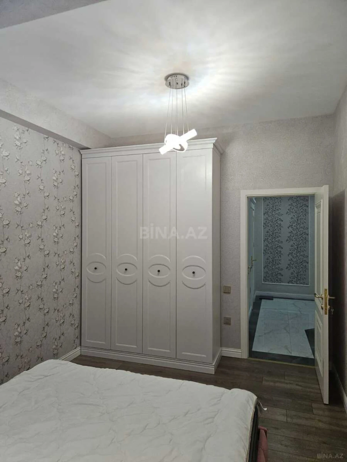 Kirayə verilir 4 otaqlı mənzil 110 m²