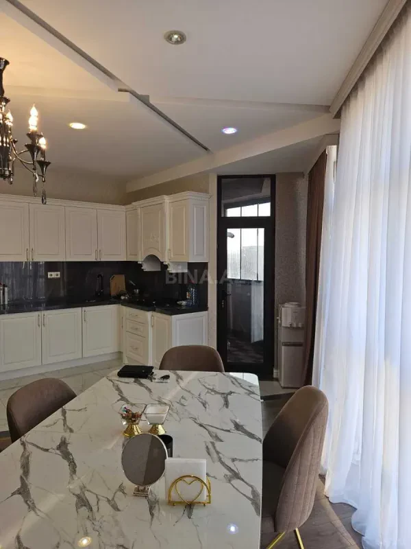 Kirayə verilir 4 otaqlı mənzil 110 m²
