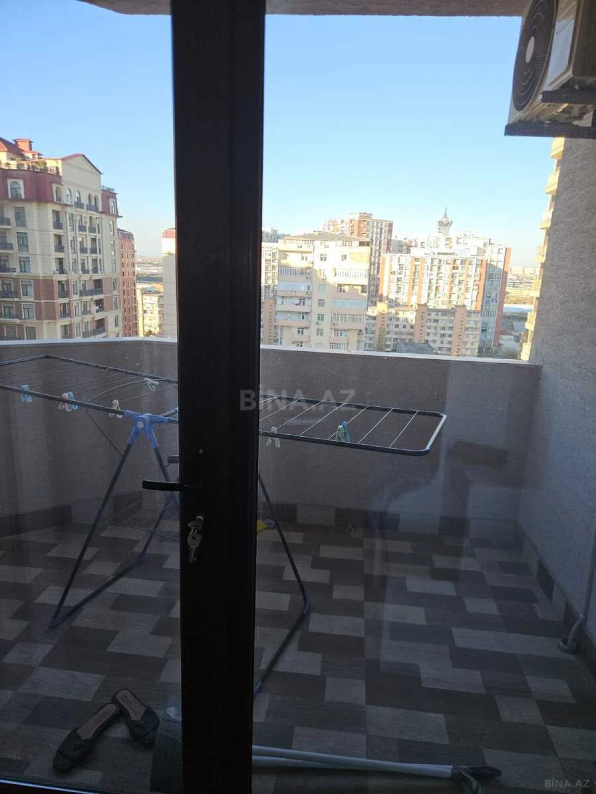 Kirayə verilir 4 otaqlı mənzil 110 m²