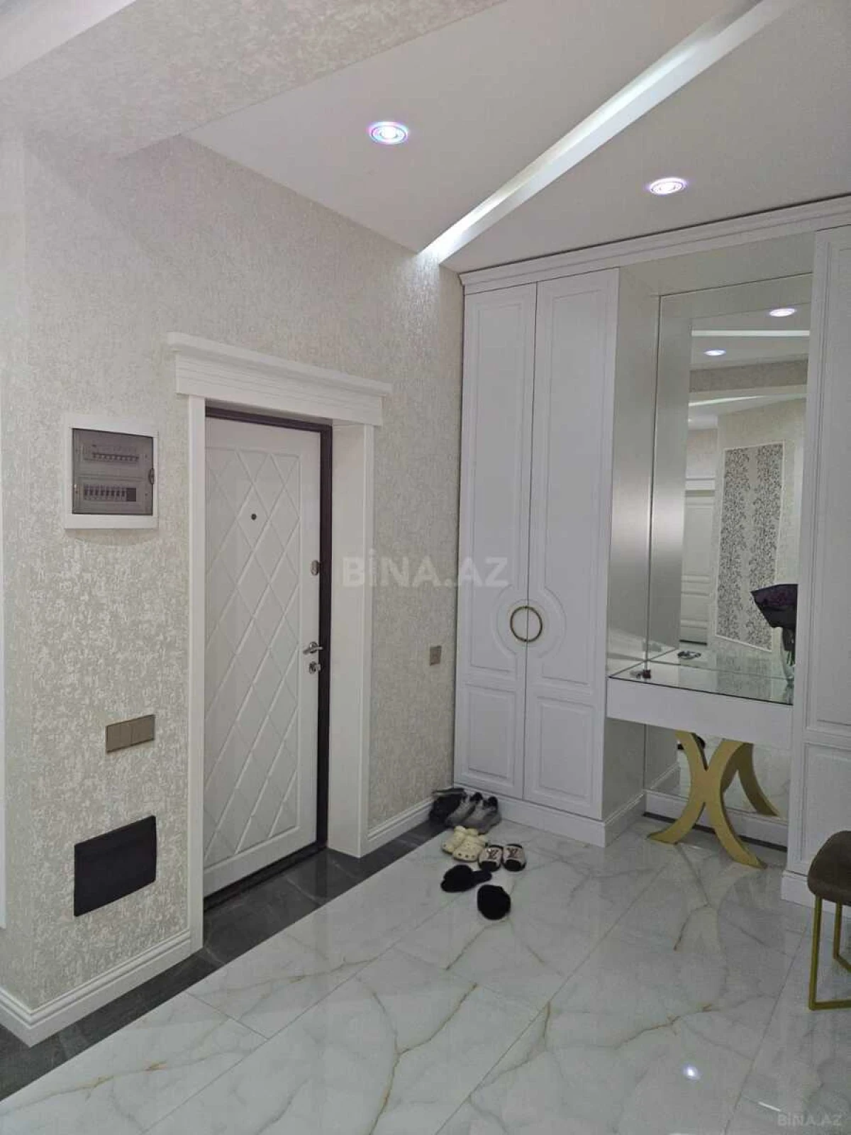 Kirayə verilir 4 otaqlı mənzil 110 m²