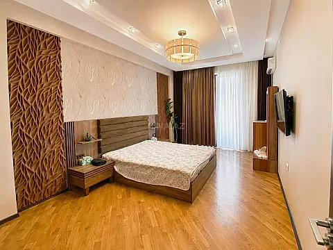 Satılır 3 otaqlı mənzil 150 m²
