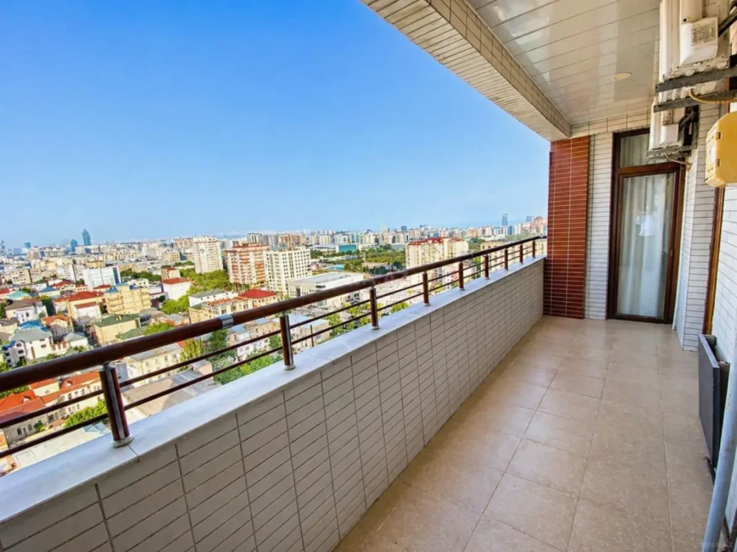 Satılır 3 otaqlı mənzil 150 m²