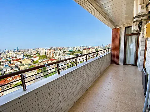 Satılır 3 otaqlı mənzil 150 m²