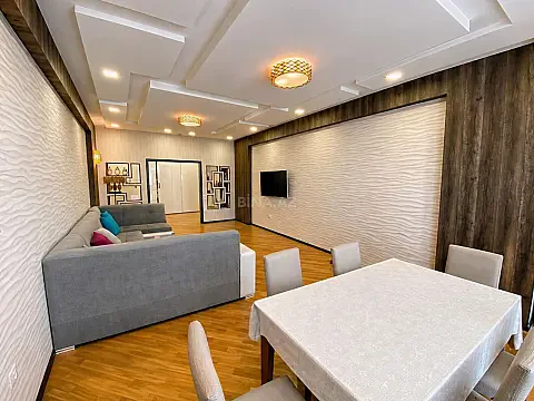 Satılır 3 otaqlı mənzil 150 m²