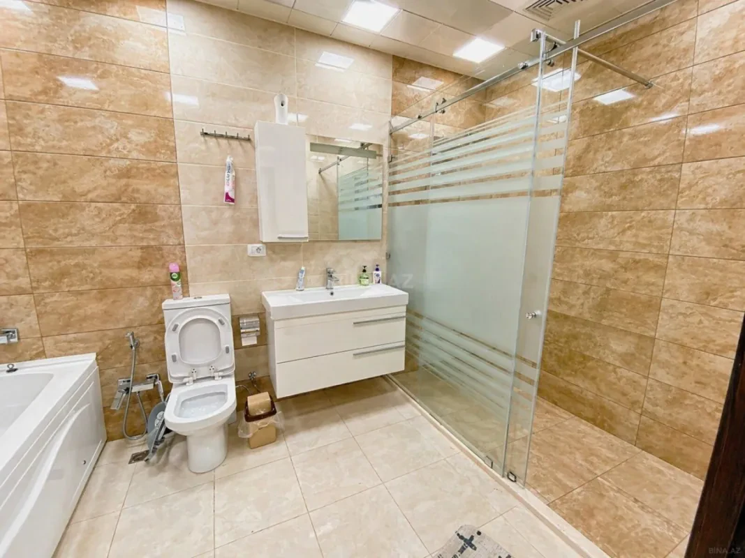 Satılır 3 otaqlı mənzil 150 m²