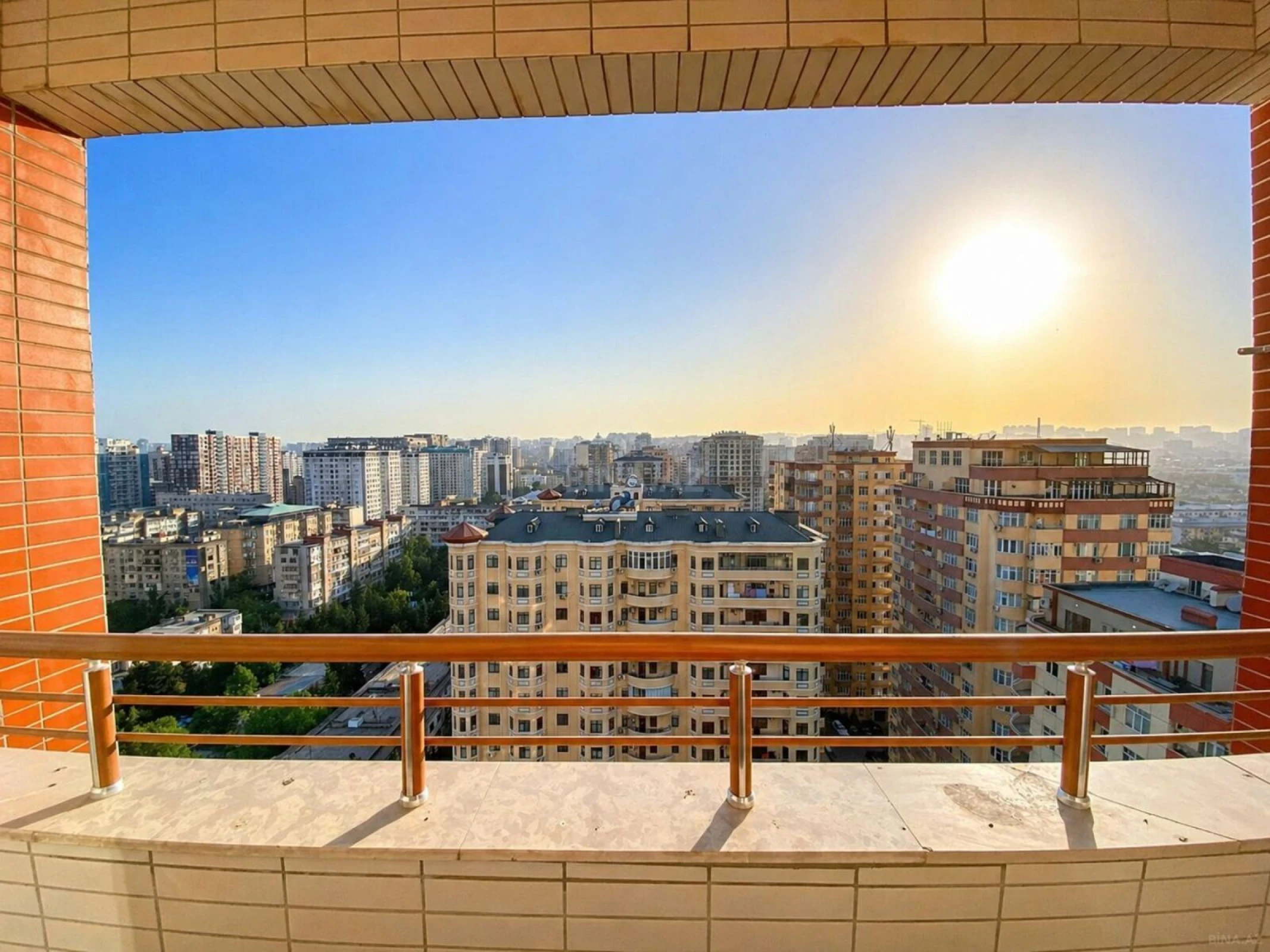 Satılır 3 otaqlı mənzil 150 m²