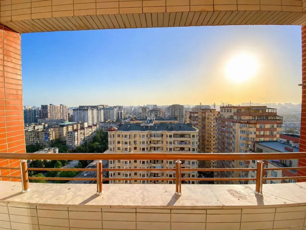 Satılır 3 otaqlı mənzil 150 m²