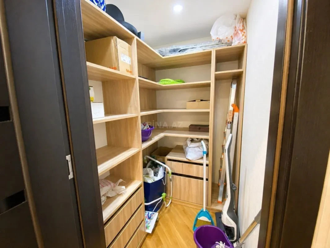 Satılır 3 otaqlı mənzil 150 m²