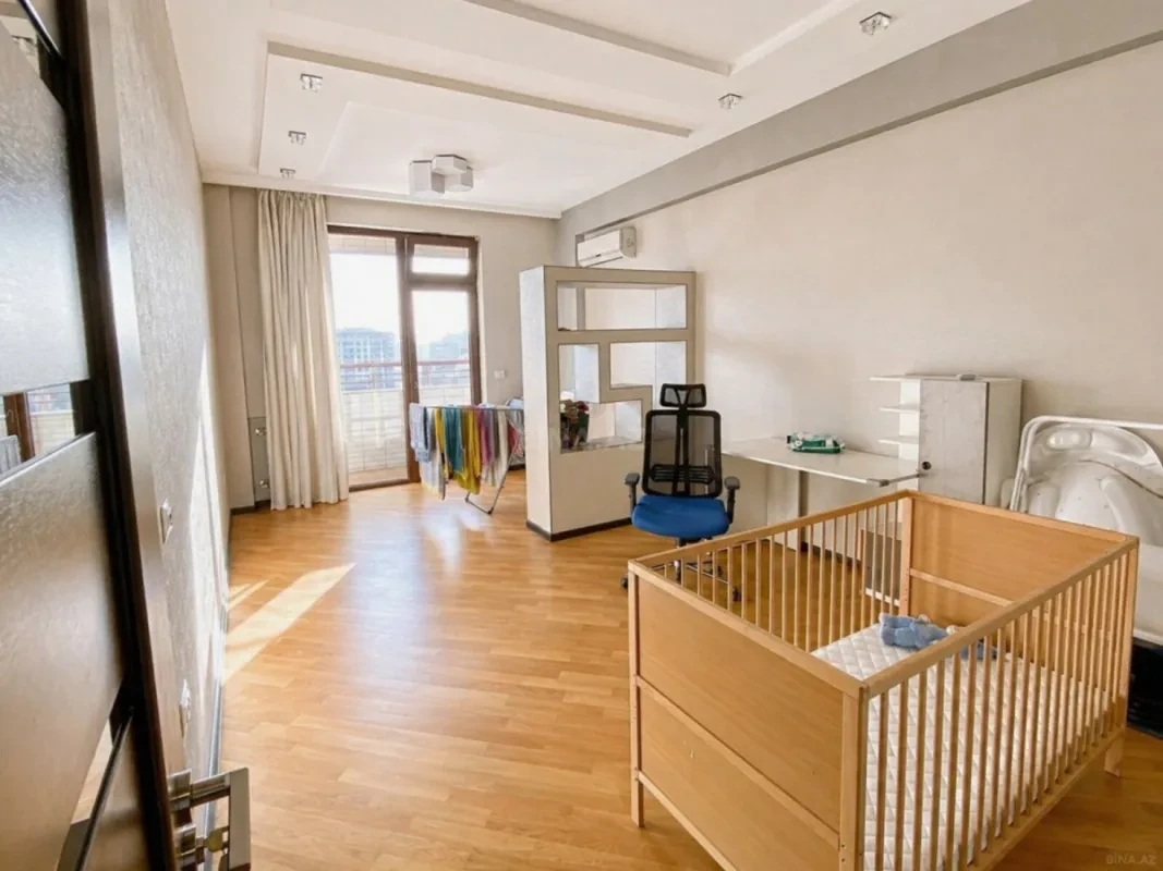 Satılır 3 otaqlı mənzil 150 m²