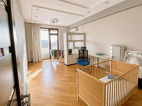 Satılır 3 otaqlı mənzil 150 m²