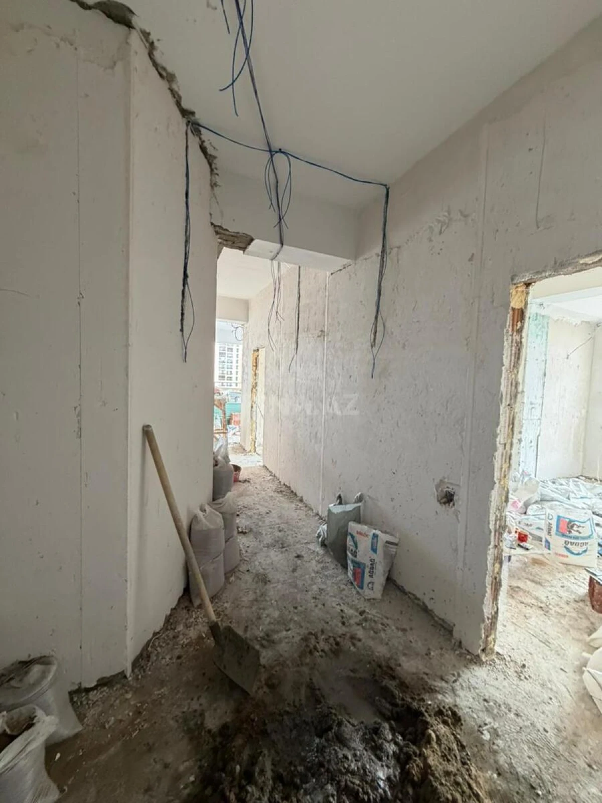 Satılır 3 otaqlı mənzil 130 m²