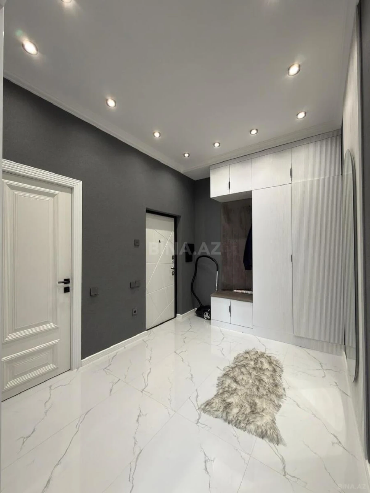 Satılır 2 otaqlı mənzil 63 m²