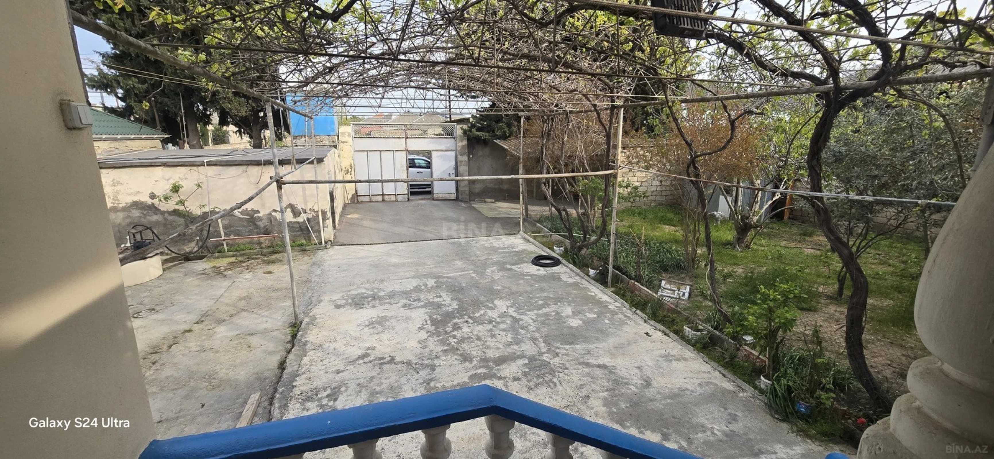 Satılır 7 otaqlı həyət evi 300 m²