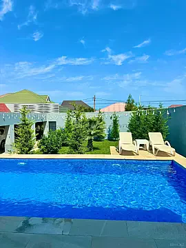 Kirayə verilir 4 otaqlı həyət evi 200 m²