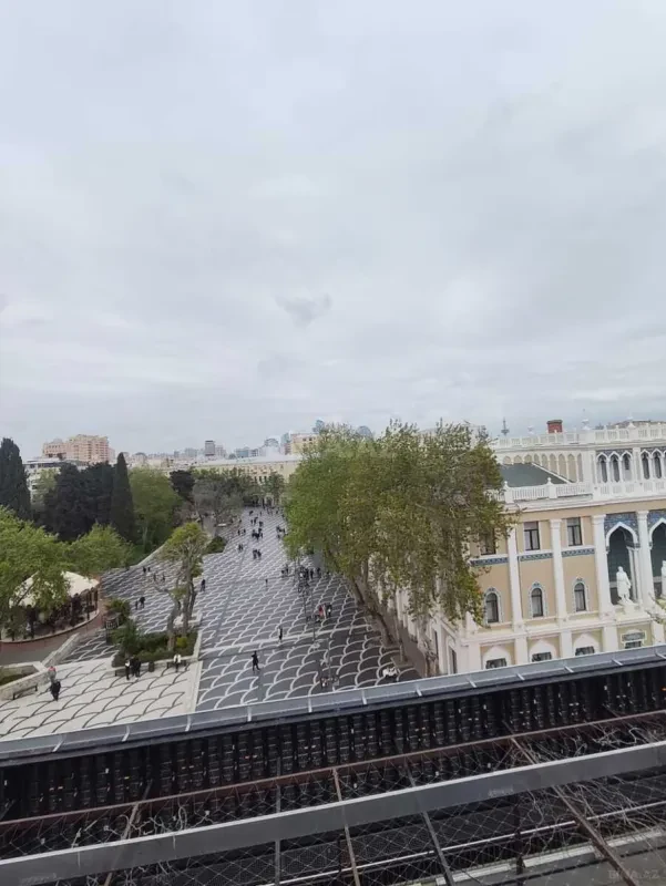 Satılır 2 otaqlı mənzil 65 m²