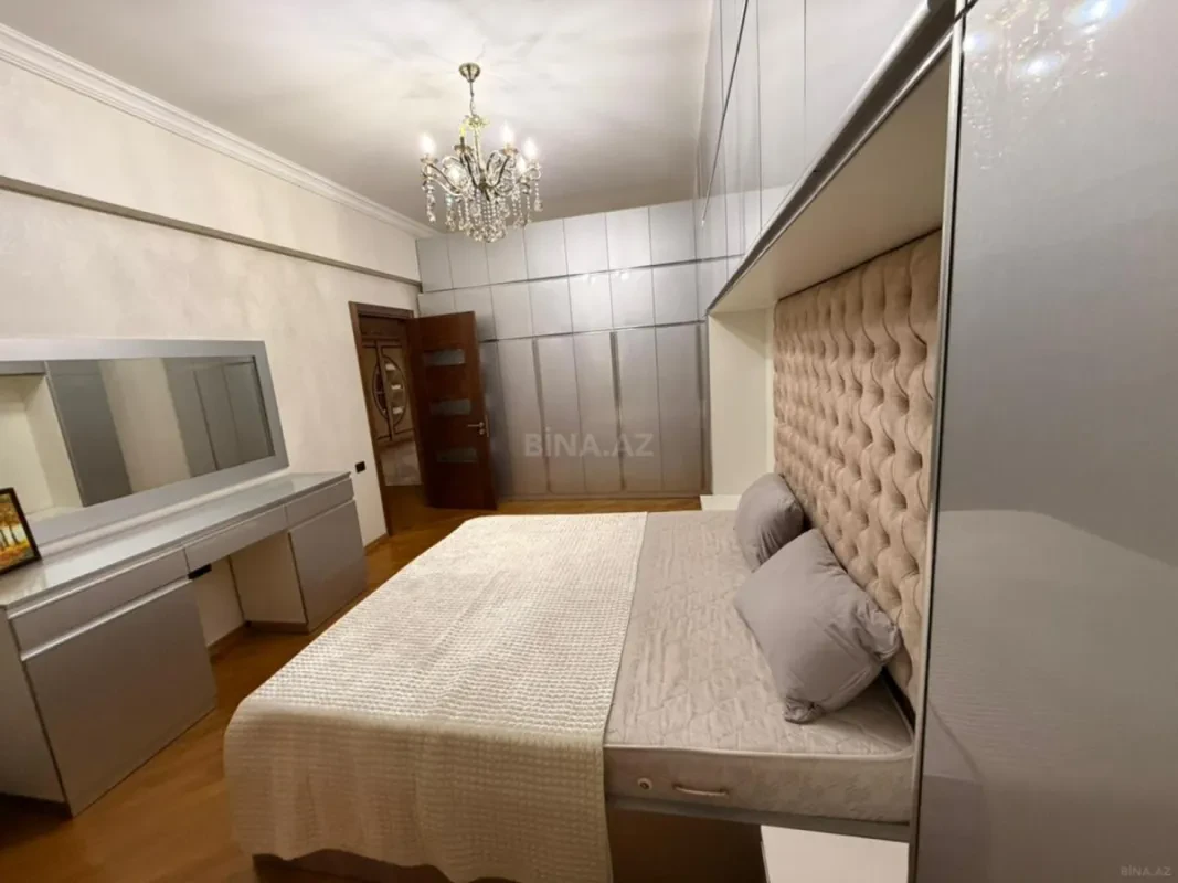 Kirayə verilir 3 otaqlı mənzil 180 m²