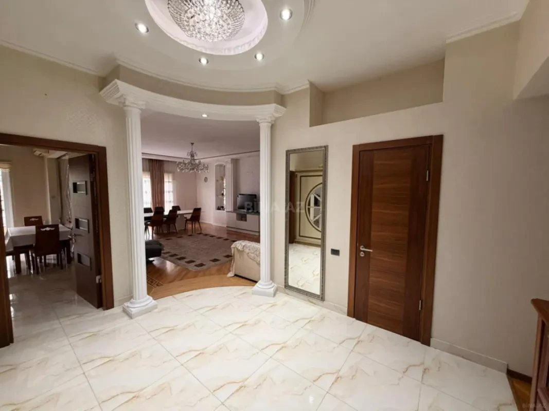 Kirayə verilir 3 otaqlı mənzil 180 m²