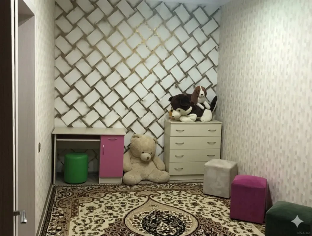 Satılır 5 otaqlı həyət evi 200 m²
