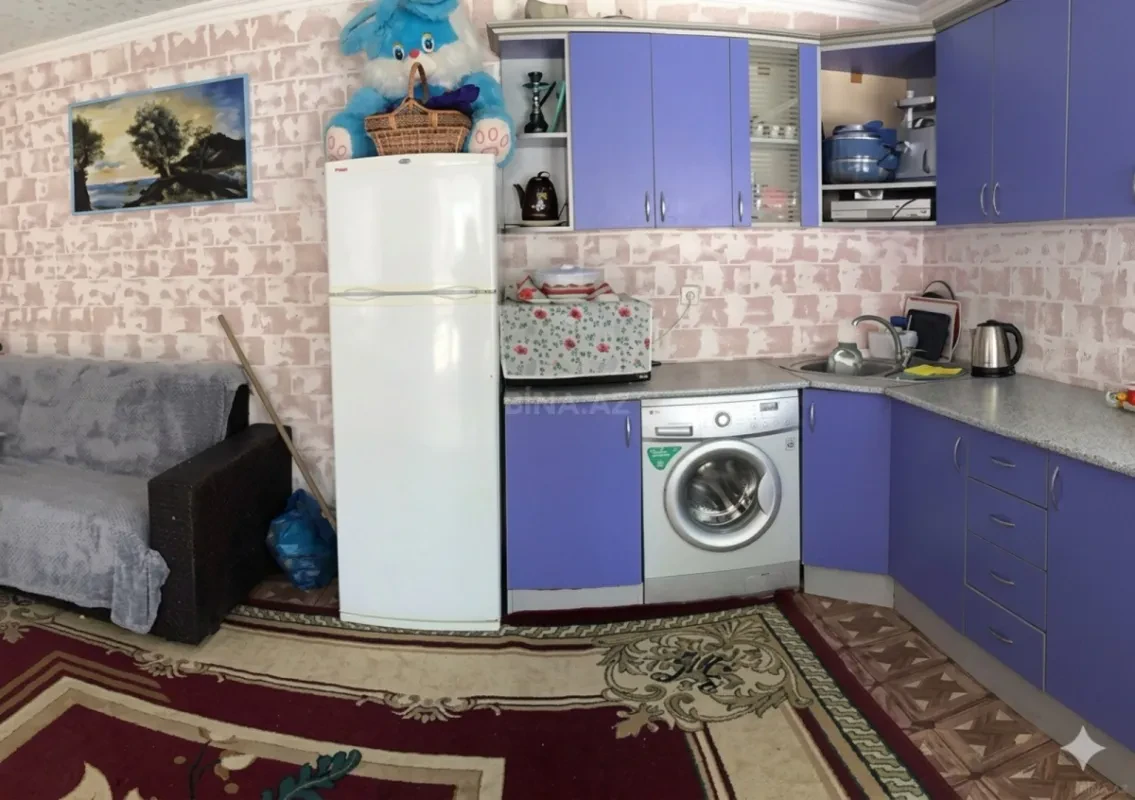 Satılır 5 otaqlı həyət evi 200 m²