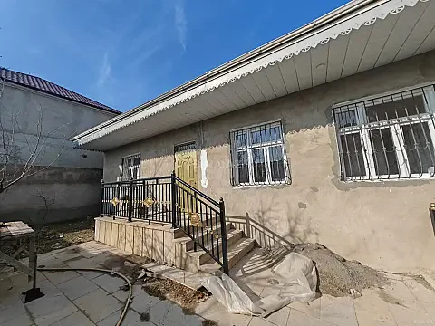 Satılır 4 otaqlı həyət evi 124 m²