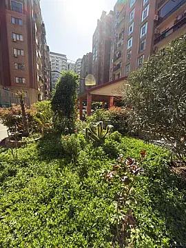 Satılır 4 otaqlı mənzil 219 m²