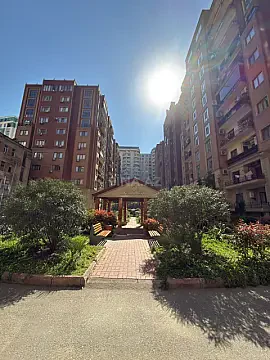 Satılır 4 otaqlı mənzil 219 m²