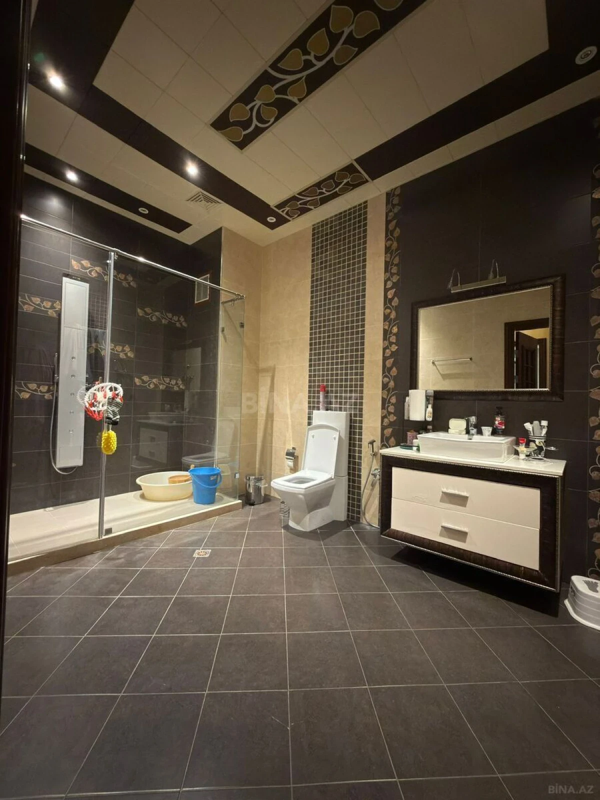 Satılır 4 otaqlı mənzil 219 m²