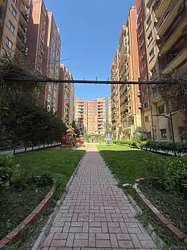 Satılır 4 otaqlı mənzil 219 m²