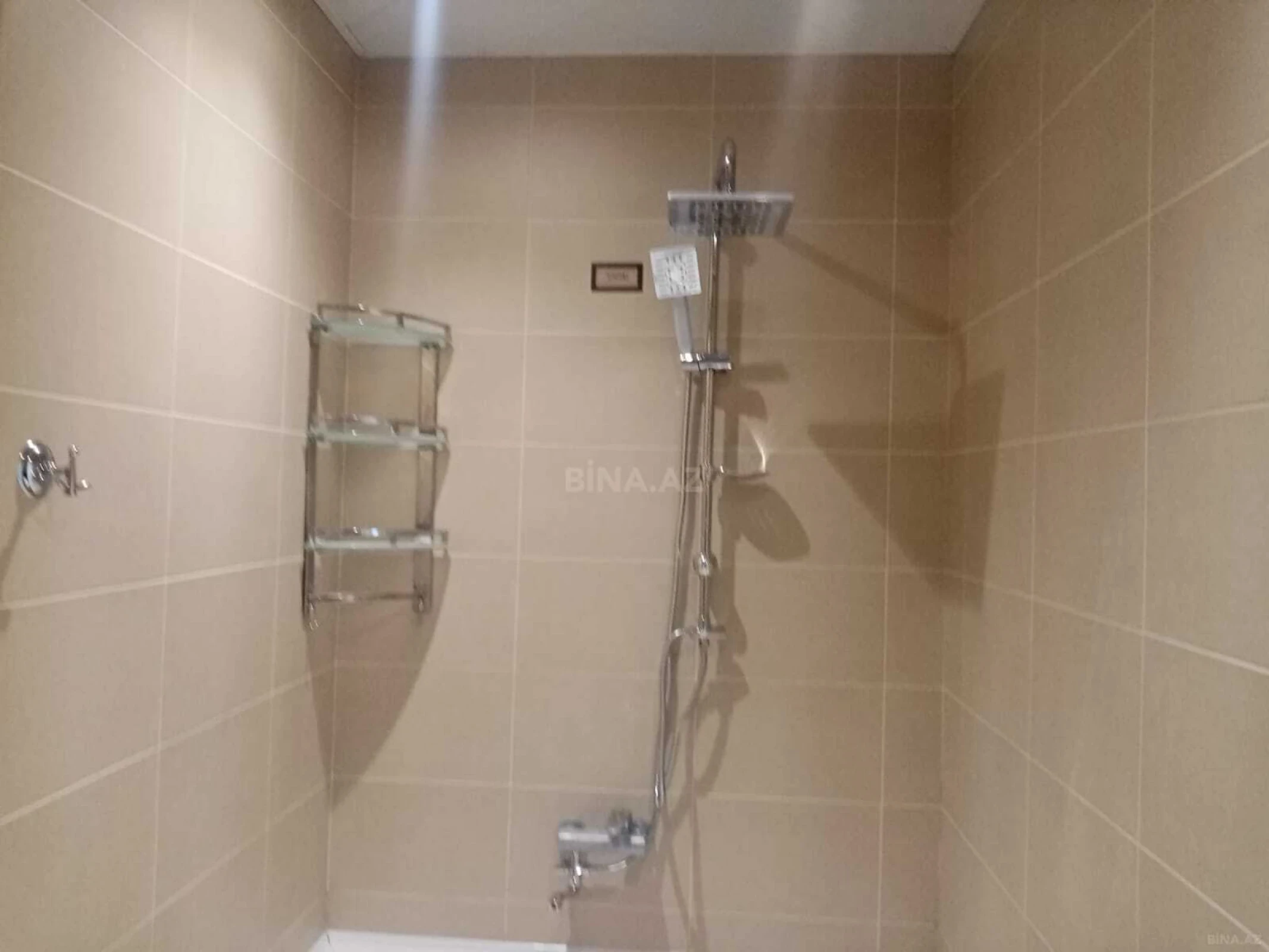 Satılır 2 otaqlı mənzil 87 m²