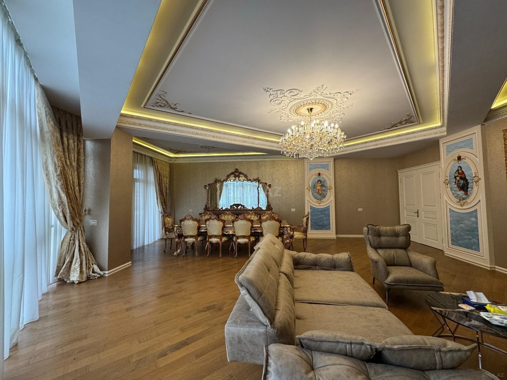 Satılır 4 otaqlı mənzil 245 m²