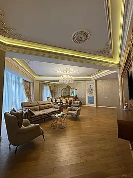 Satılır 4 otaqlı mənzil 245 m²