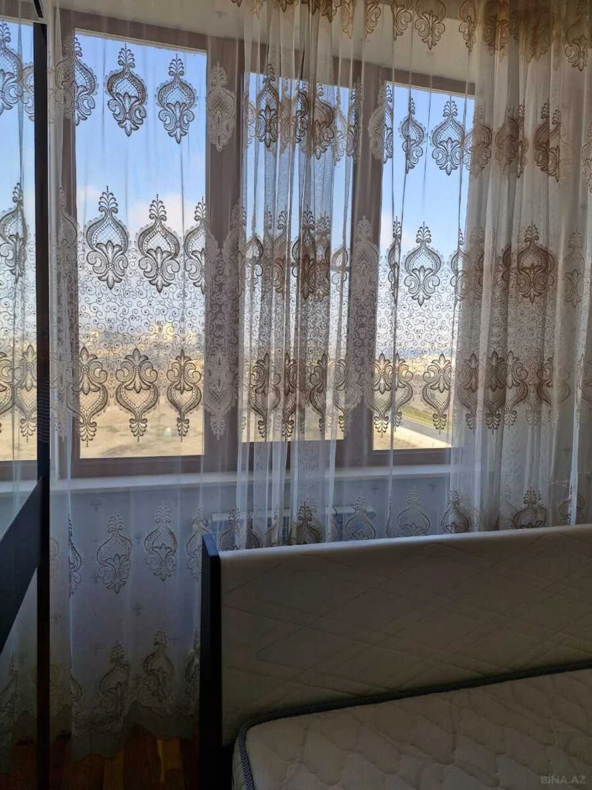 Kirayə verilir 2 otaqlı mənzil 70 m²