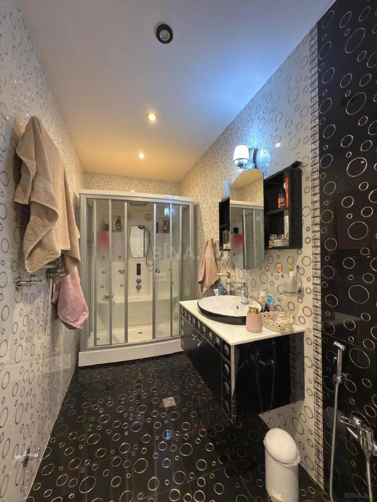 Satılır 3 otaqlı mənzil 175 m²