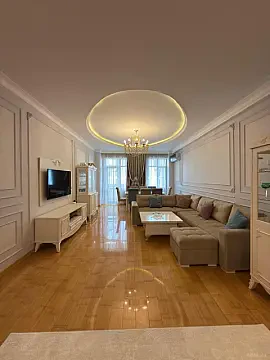 Satılır 3 otaqlı mənzil 175 m²