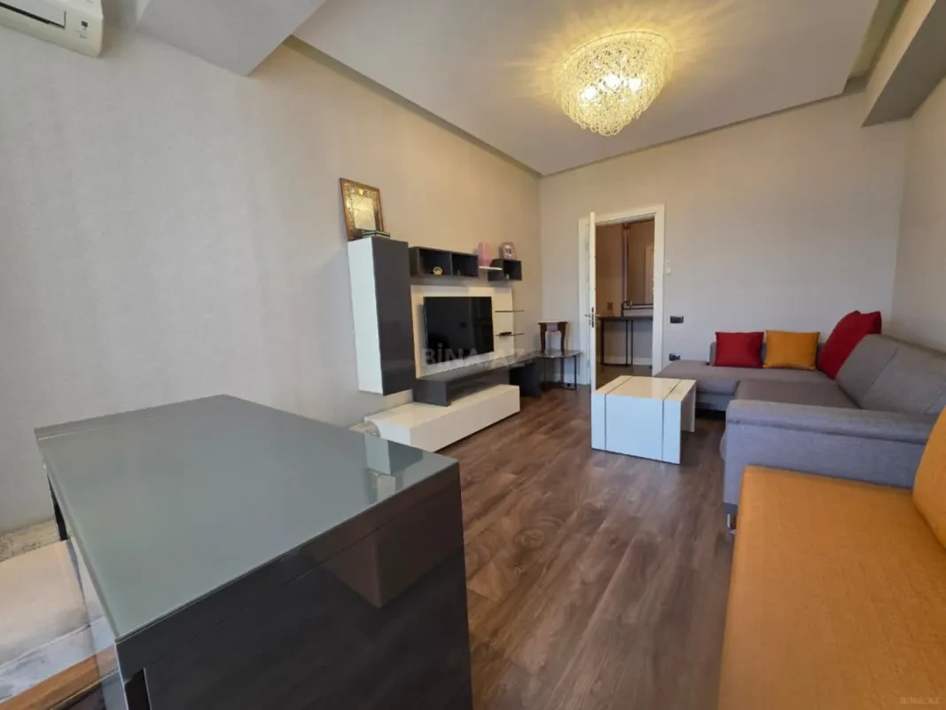 Satılır 2 otaqlı mənzil 75.7 m²
