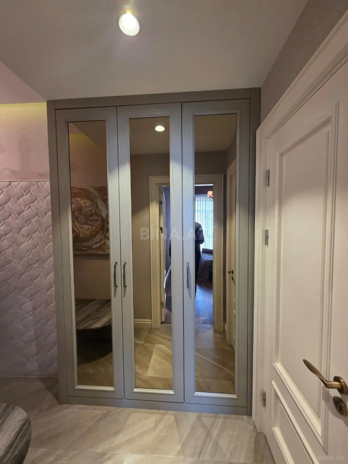 Satılır 2 otaqlı mənzil 75.7 m²