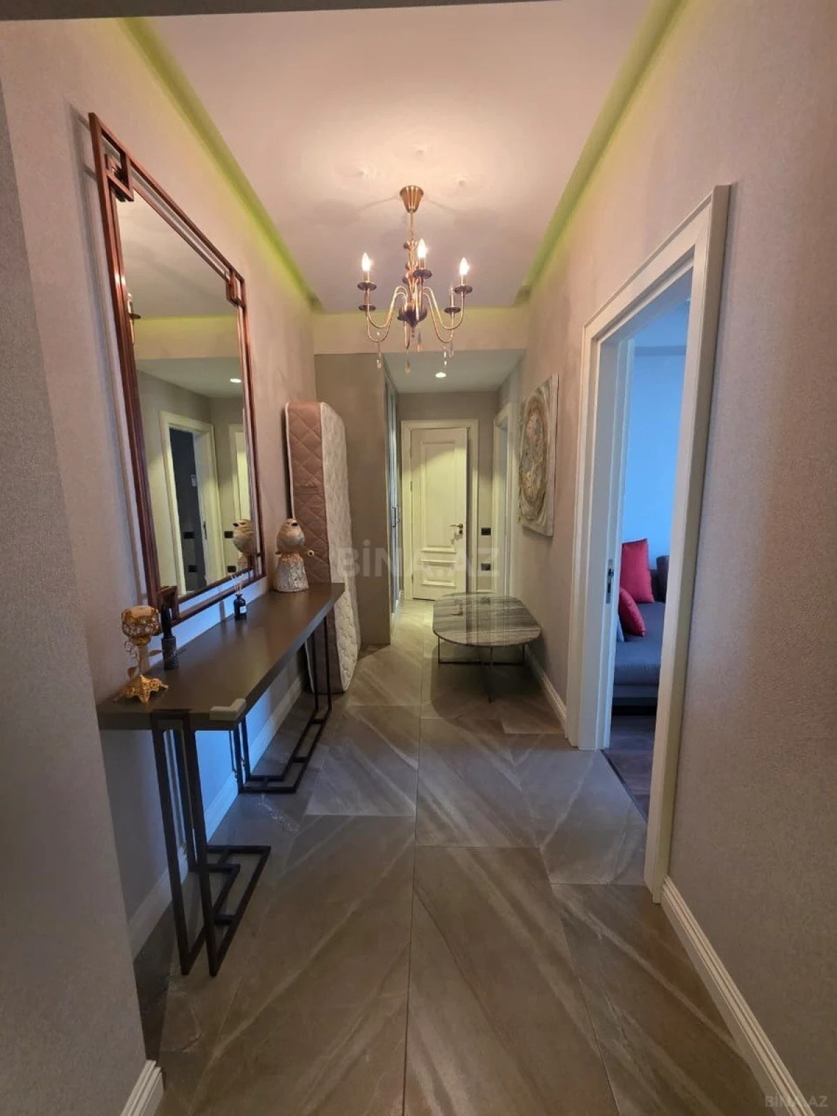 Satılır 2 otaqlı mənzil 75.7 m²