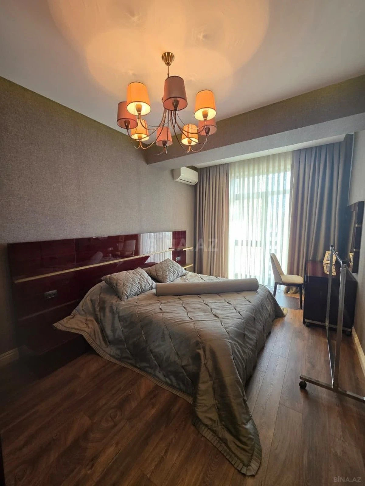 Satılır 2 otaqlı mənzil 75.7 m²