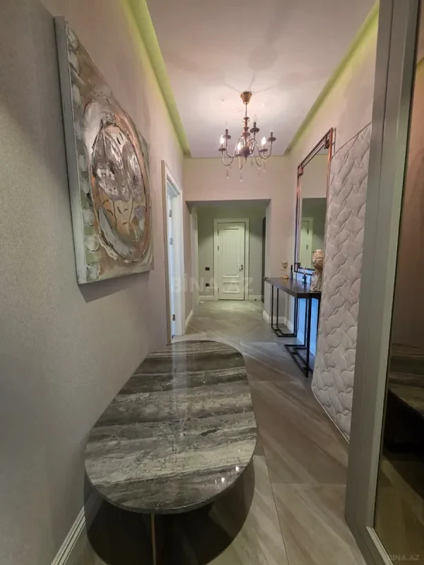 Satılır 2 otaqlı mənzil 75.7 m²