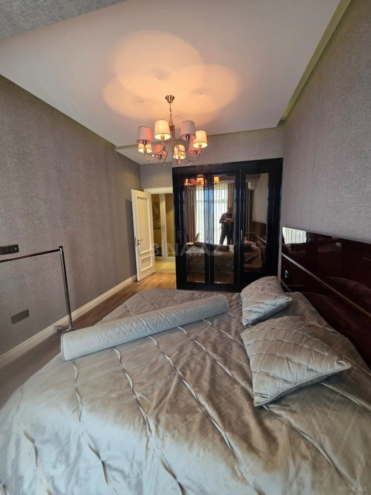 Satılır 2 otaqlı mənzil 75.7 m²