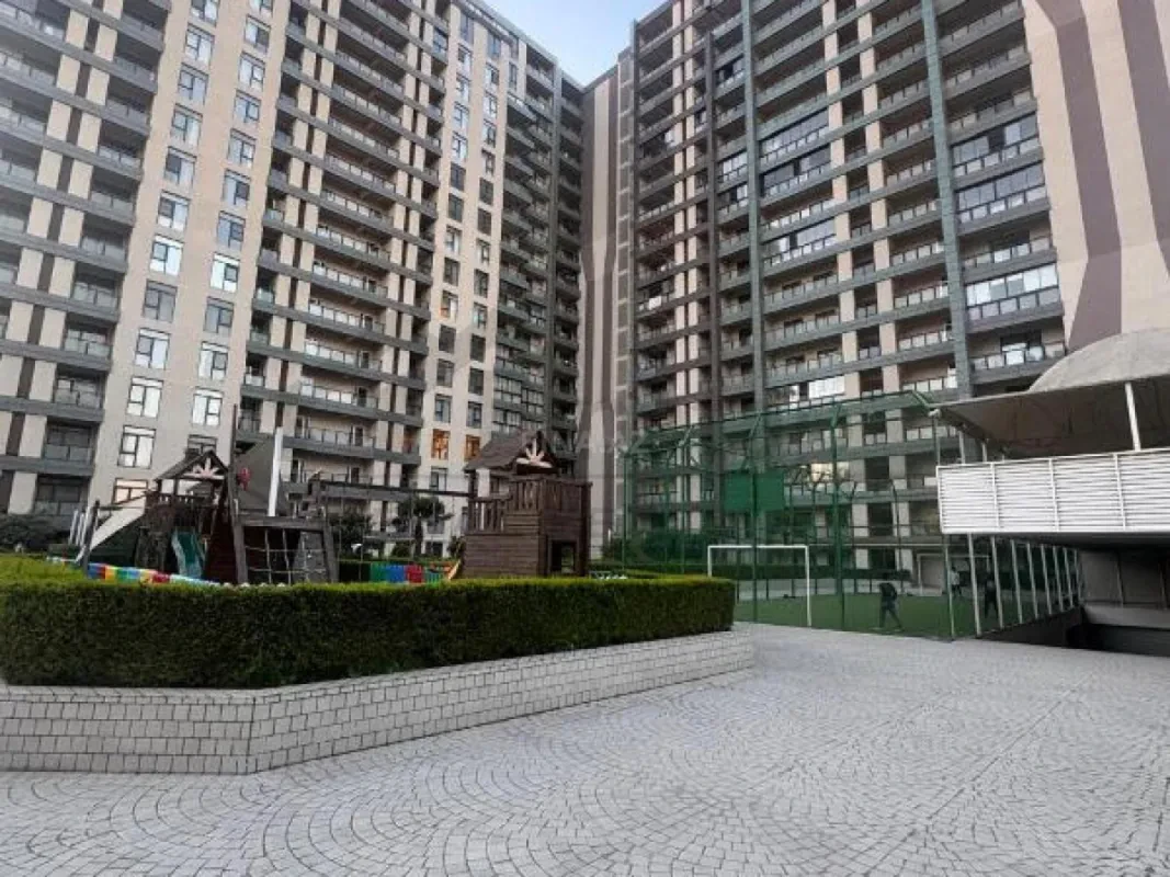 Satılır 2 otaqlı mənzil 75.7 m²