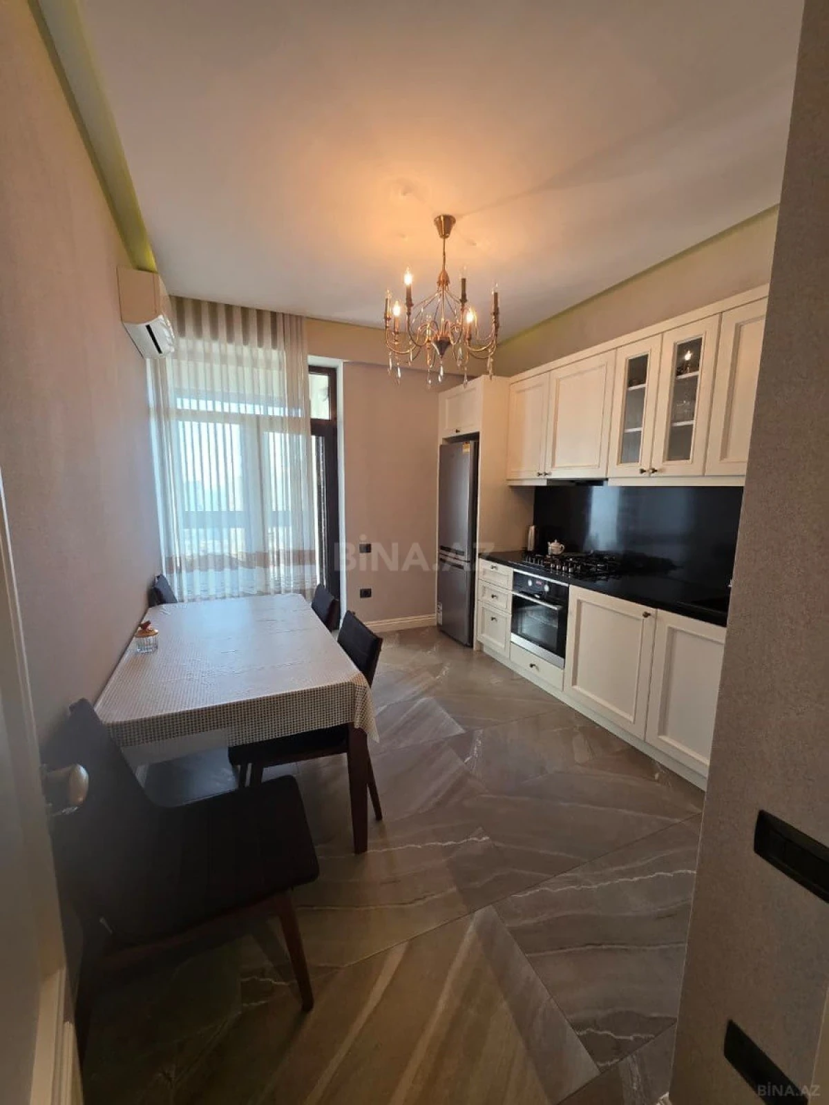 Satılır 2 otaqlı mənzil 75.7 m²
