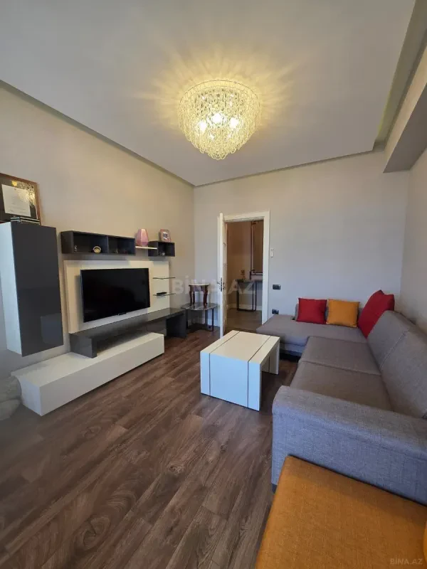 Satılır 2 otaqlı mənzil 75.7 m²